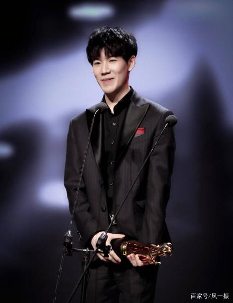 LCK第八周：HLE锁定前二、DK锁定季后赛，Peyz仍在POG榜