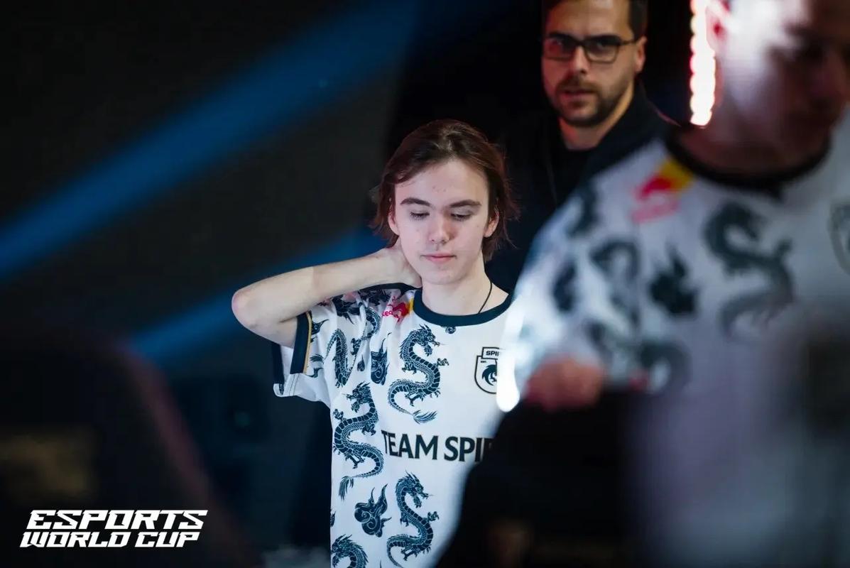 DRX公告：Kingen、Pyosik等选手以及一名工作人员确诊新冠